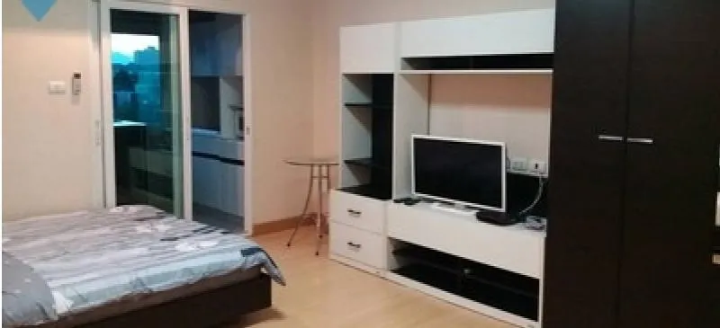 ให้เช่า แฮปปี้ คอนโด รัชดา 18 ชั้น 8 ห้องสวย ตกแต่งใหม่ เฟอร์นิเจอร์บิลค์อิน หิ้วกระเป๋าพร้อมอยู่!