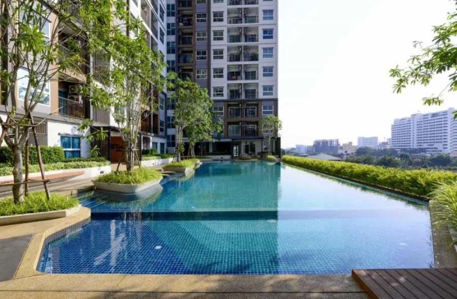 Condo for sale, The Trust Ngamwongwan, Studio room, 14th floor, high view, low price, hurry to reserve the owner.