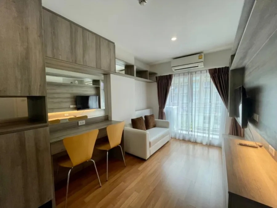 For rent, Lumpini Place Bangna KM.3, 4th floor, corner room, fully furnished, ready to move in. If interested, hurry and reserve now. Don't miss it.