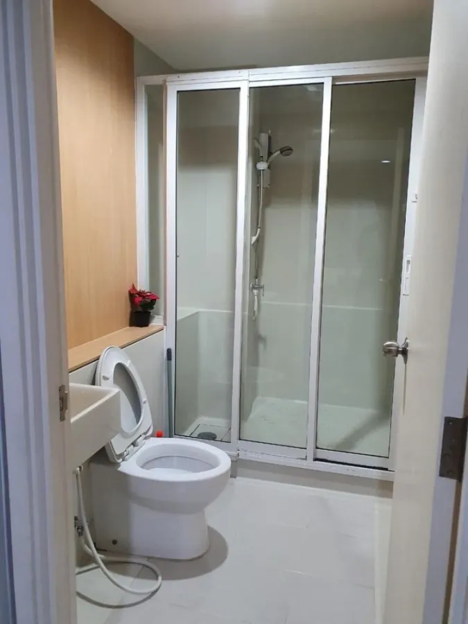 Sell/rent Aspire Ratchada-Wongsawang The corner room is private and not connected to other rooms. Live as a family comfortably. Hurry up to reserve.