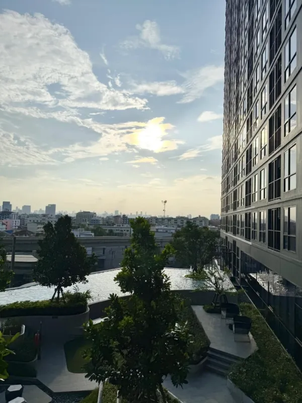 ให้เช่า The Origin Ladprao-Bangkapi ชั้น 5 ห้องสวย พร้อมเข้าอยู่ วิวรถไฟฟ้า และสระว่ายน้ำ จองด่วน