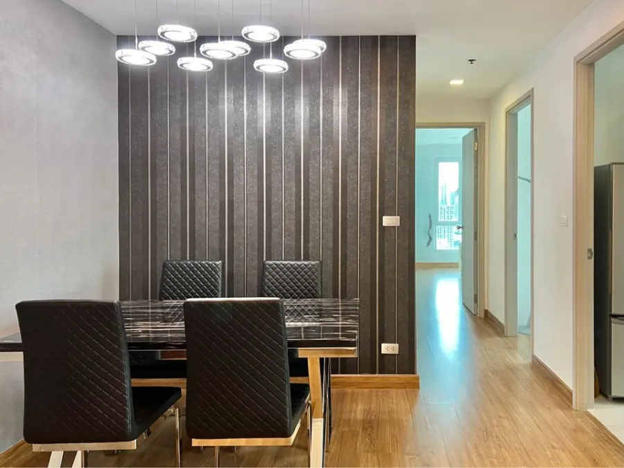ให้เช่า Thru Thonglor ชั้น 28 บรรยากาศดีสุดๆ ห้องตกแต่งโทนสีสบายตา กรุผนังทั้งห้อง ไม่จองพลาดมาก