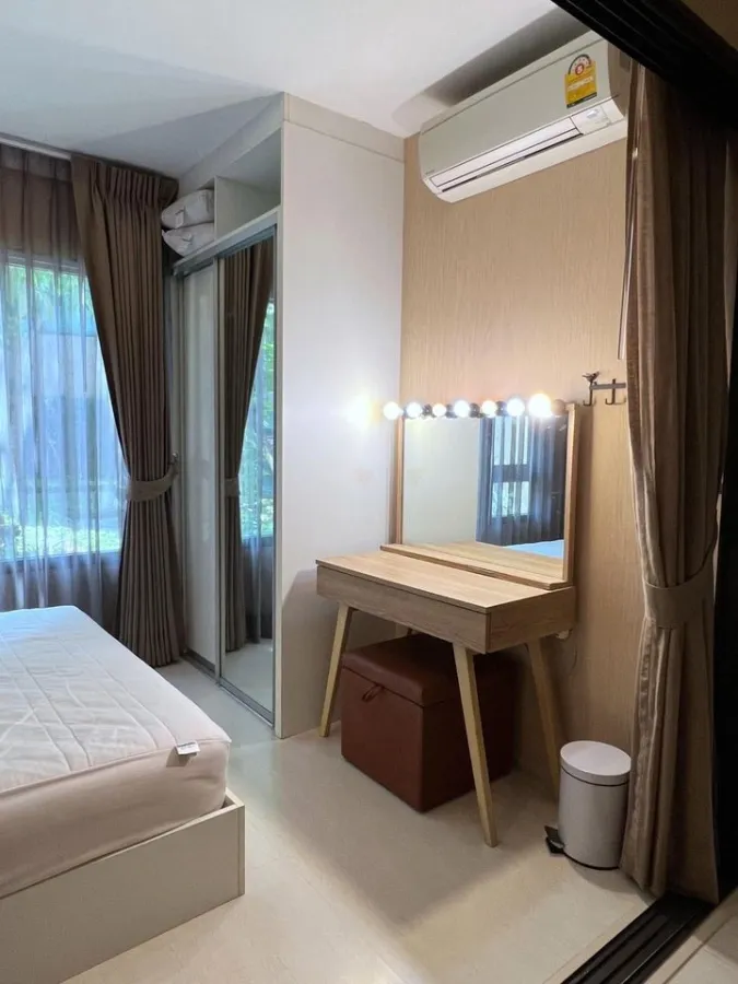 For rent, Condolette Pixel Sathorn has a pool view. The sofa bed is extremely comfortable, fully furnished, just come in.