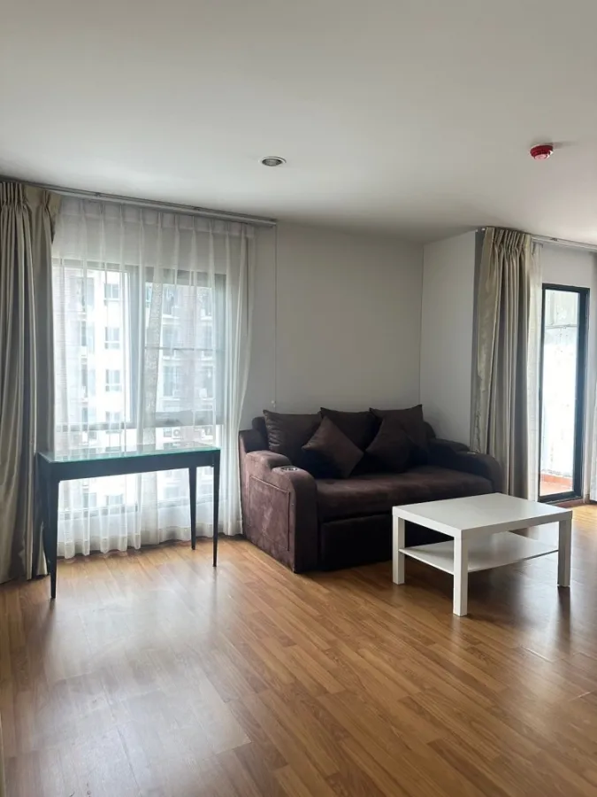For sale, for rent, Regent Home 18 Chaengwattana-Lak Si, 7th floor, Building F, fully furnished, ready to move in, book now, don't miss it.