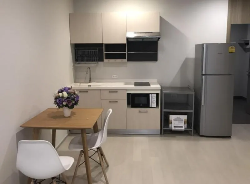 Condo for rent, Noble Ploenjit , fully furnished, ready to move in, don't miss !!