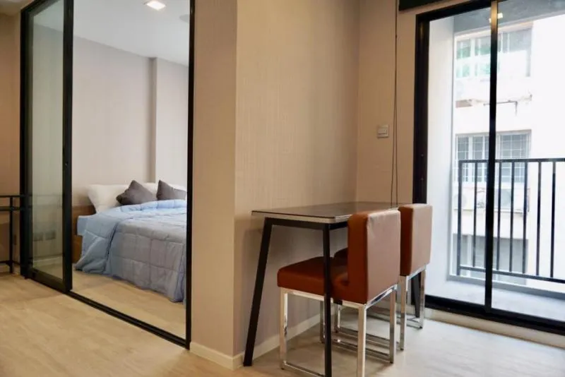 ห้องใหม่ๆ 1 นอน ตึก B ใครชอบห้องเรียบหรูสวยงาม ต้องห้องนี้เลย!! ติดวอลทั้งห้อง น่าอยู่จริงๆ พร้อมเช่