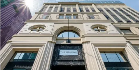 ขาย ให้เช่า คอนโด the Diplomat สาทร 2 ห้องนอน 2 ห้องน้ำ วิวสูง น่าอยู่ จองเลยจ้า