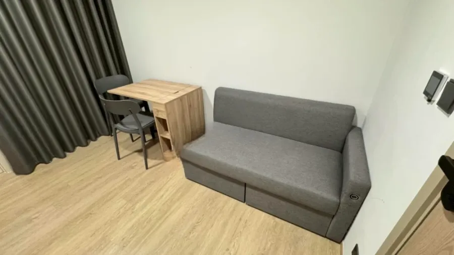 For rent: Atmoz Season Ladkrabang, north-facing room, not hot all day, sun protection film installed, comfortable living, saves on electricity bills,