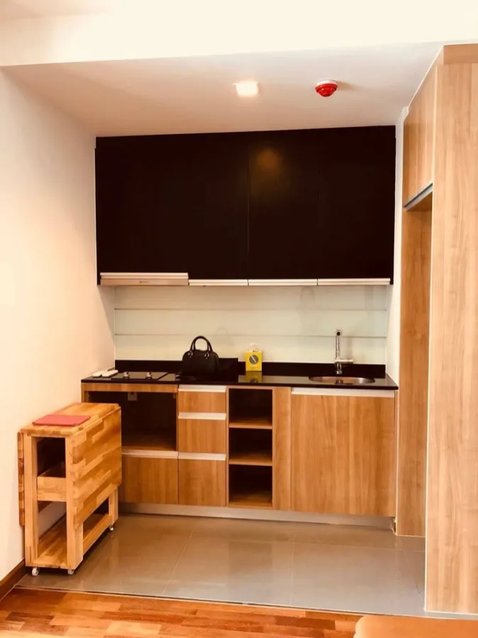 For rent, Wish Signature Midtown Siam, 9th floor, complete with furniture and electrical appliances. Book now. Hurry up.