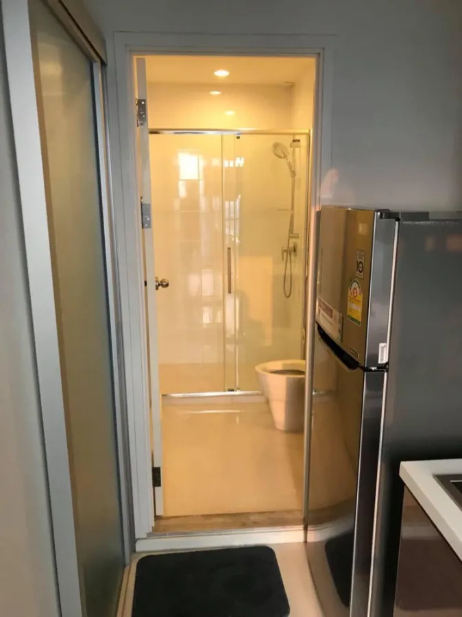 For rent!! Condo Fuse Chan-Sathorn (corner room), new room, complete with furniture and electrical appliances, ready to move in, don't miss it!!