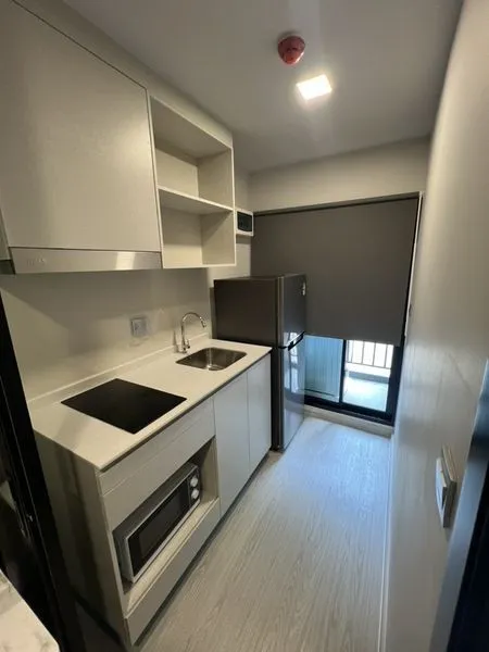 For rent Atmoz Oasis Onnut ห้อง เฟอร์นิเจอร์ตกแต่งพร้อมอยู่ เครื่องไฟฟ้าครบ ย้ายเลยจ้า อย่ารอช้า