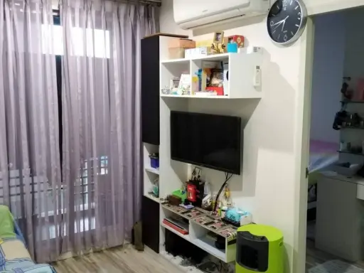 Selling Sammakorn S9 Condominium, 1 bedroom, 1 bathroom, 5th floor, great price, you won't be disappointed for sure.