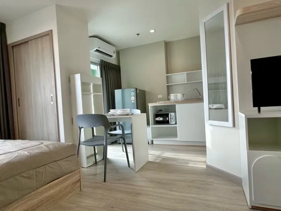 For rent: Lumpini Park Phetkasem 98, 17th floor, fully furnished, very livable. Book now! (Hurry!)