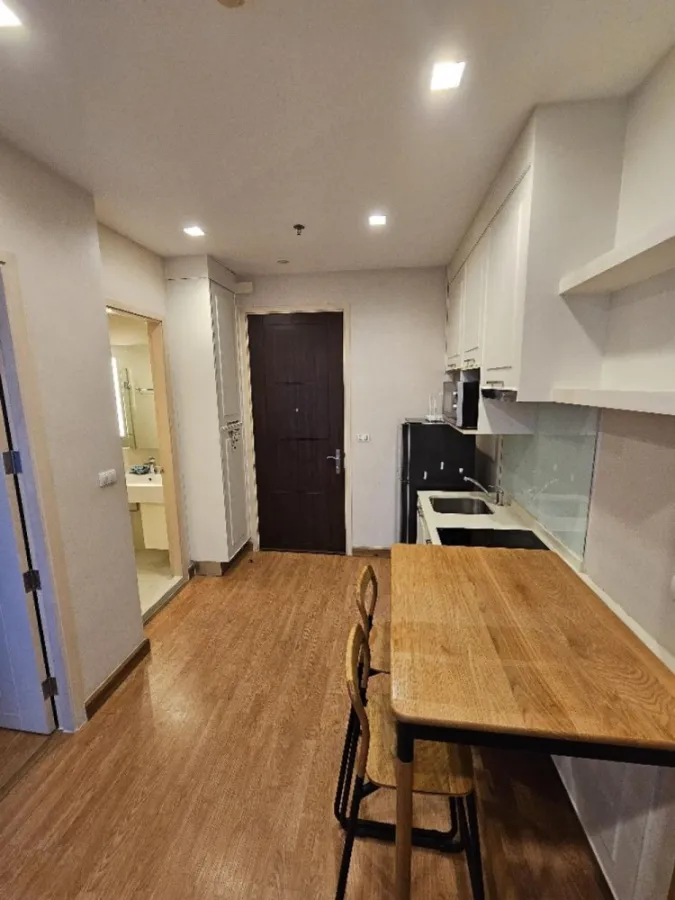 For sale, Q House Sukhumvit 79, 9th floor, comes complete with furniture and electrical appliances. Buy now, don't miss it.