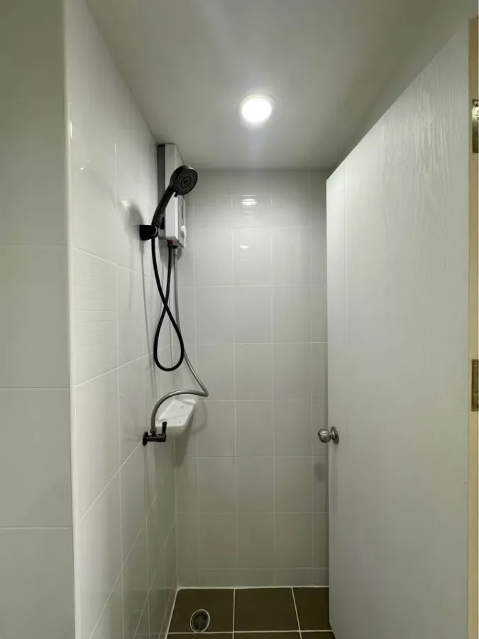 Condo for sale, Lumpini Park Nawamin-Sriburapha. Nice unit, fully furnished. Just bring your belongings and move in!