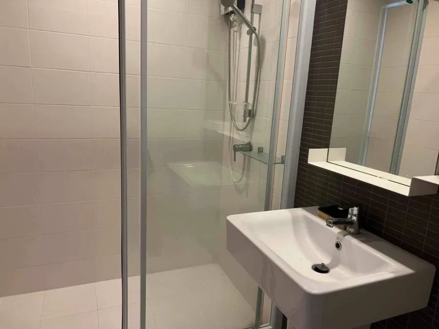 For sale and rent, The Key Chaengwattana, decorated room, ready to move in, clean, comfortable, good price, can't reserve now.