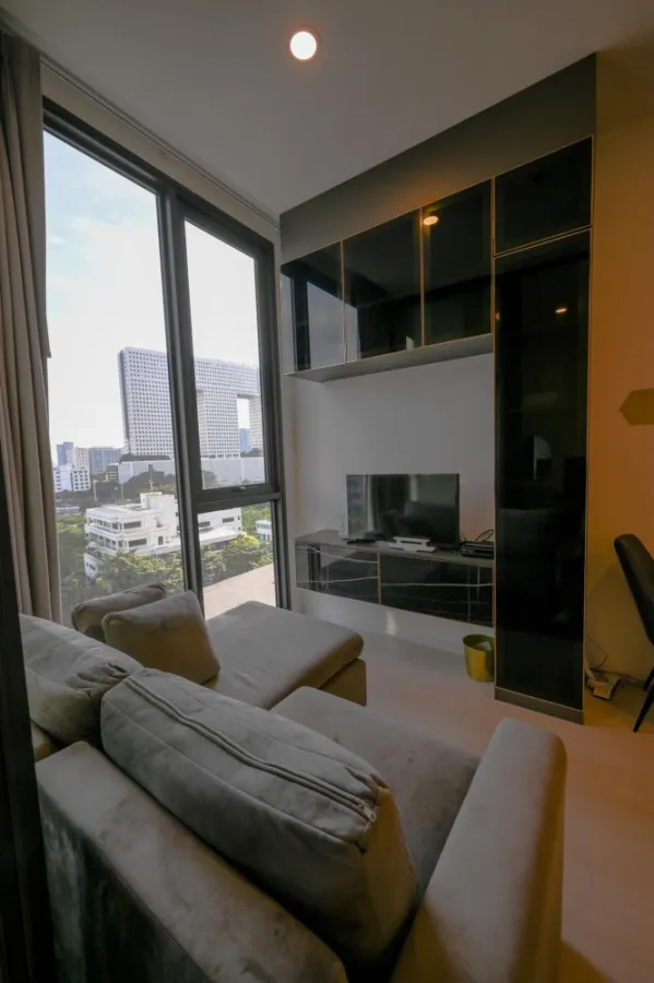 For rent, Mazarine ratchayothin, 9th floor, corner room, very private, plus a closed kitchen, very proportional, hurry to reserve.