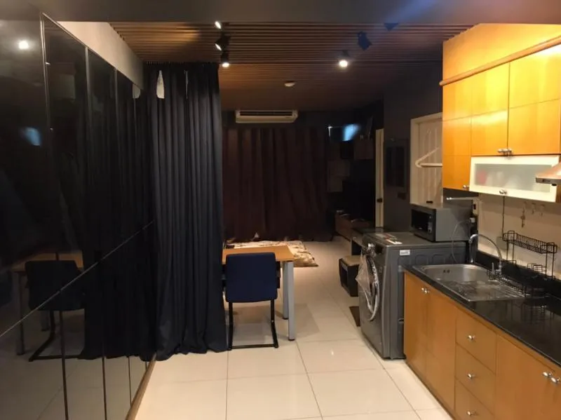 For rent, 1 bedroom, 58 sqm, 3rd floor, 27th building, Supalai Park, Phaholyothin 21, balcony view, nothing to block it, very cool.
