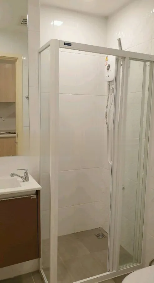 Wynn Ladprao-Chokchai 4 Condo for rent, 1 bedroom, 3rd floor, fully furnished, ready to move in. Urgent rent.