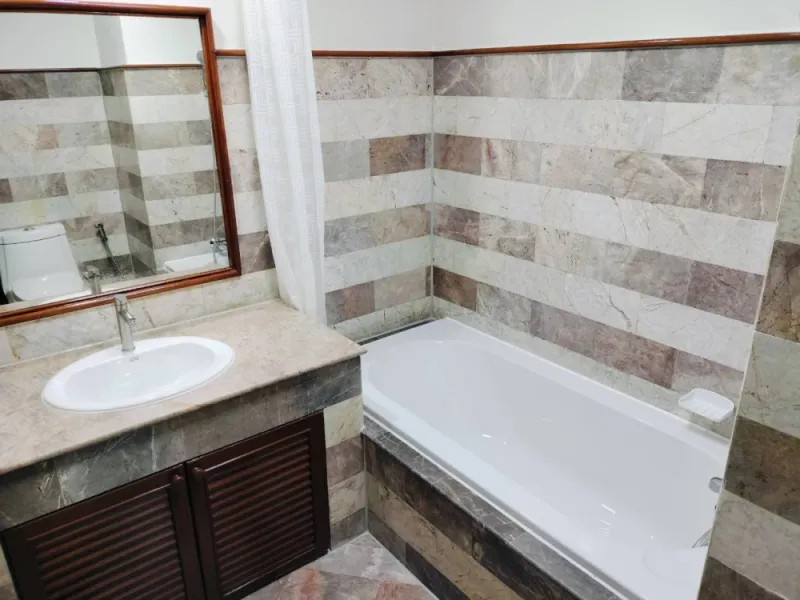 Condo for Rent – Sukhumvit Suite ✨ 📍 คอนโดตั้งอยู่ใน ซอยสุขุมวิท 13 ทำเลดี ใจกลางเมือง เดินทางสะดวก
