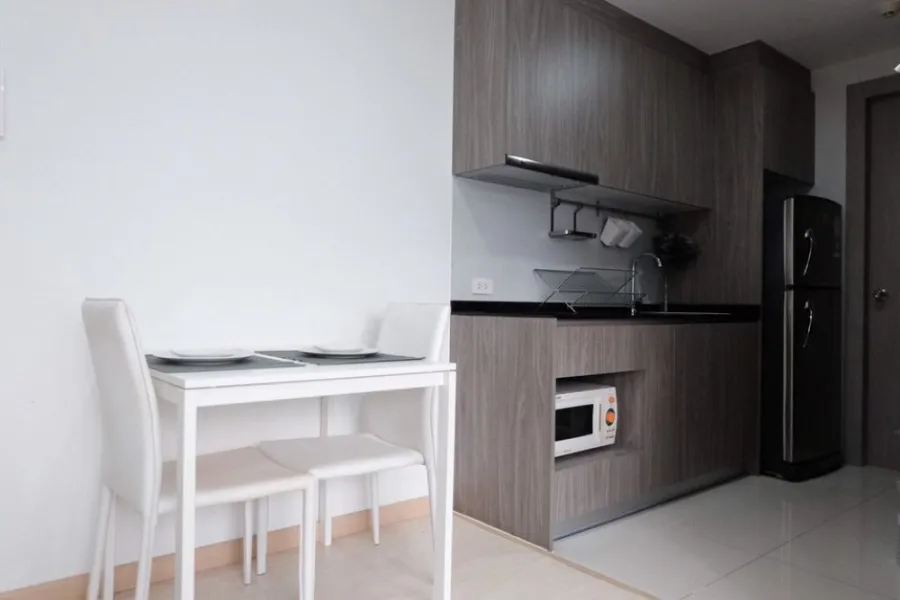 Sell / rent Socio Inthamara, corner room, north is not hot. Nice and comfortable decoration If interested, hurry to reserve now. Don't miss it.