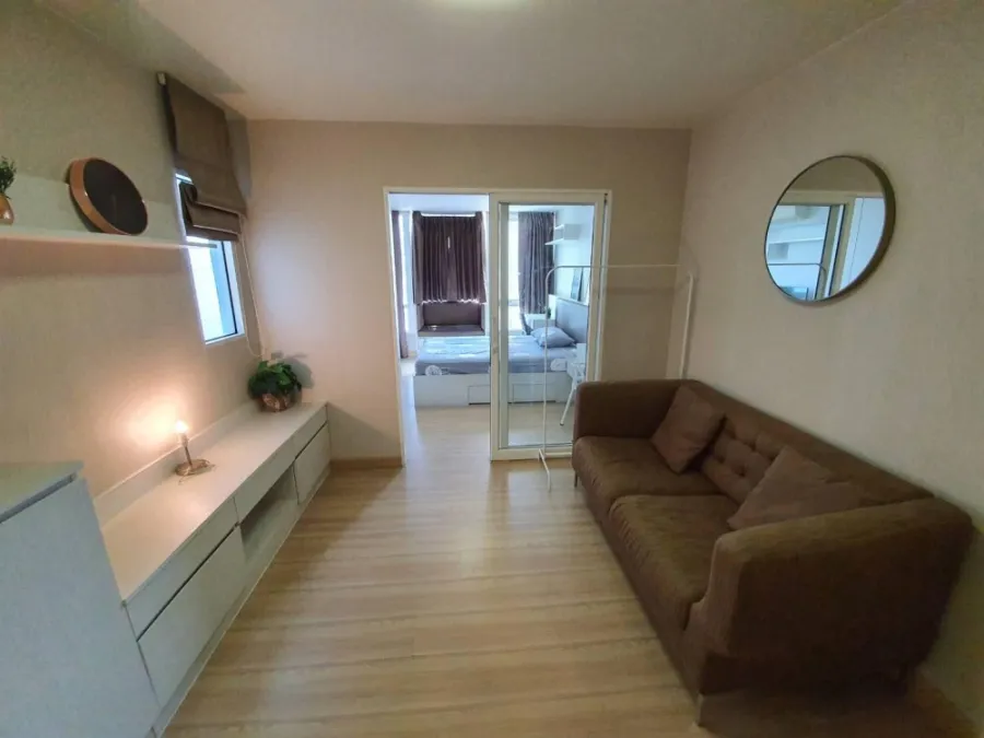 For sale: M Society Condominium, high floor, great city view. The room is simply decorated, ready to move in, the most comfortable sofa. Book now.