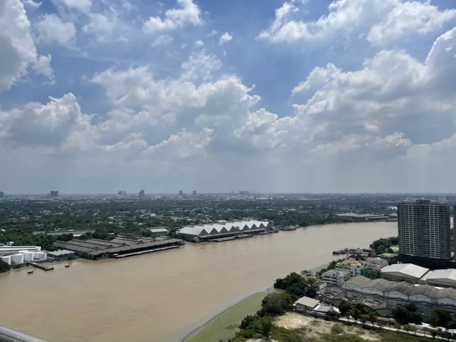 ขายคอนโด Supalai Prima Riva ห้องเปล่า ชั้น 33 ชั้นสูงวิวสวย ได้ทั้งวิวแม่น้ำและวิวเมือง รีบมาจอง