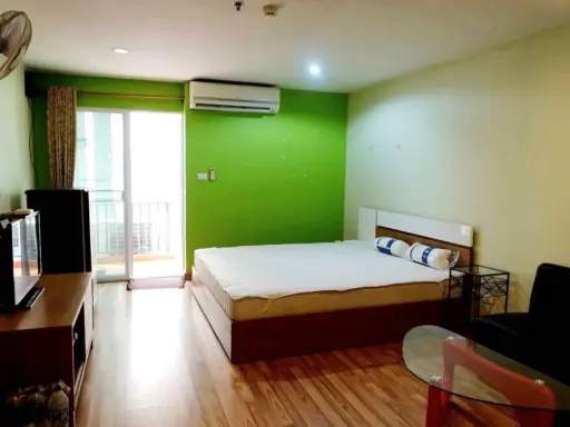For rent: Regent Home 12 Lat Phrao 41, studio room, fully furnished. Make a reservation and you won't be disappointed for sure. ​