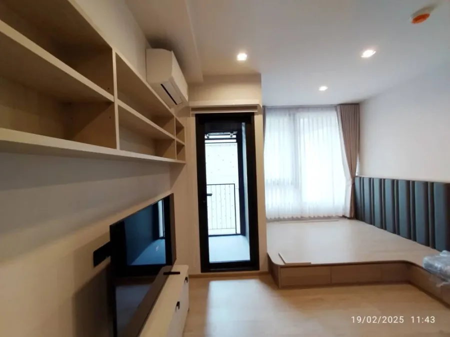 For rent: Reference Sathorn-Wongwian Yai, 9th floor, Building B. Fully furnished with complete set of appliances. First come, first served.