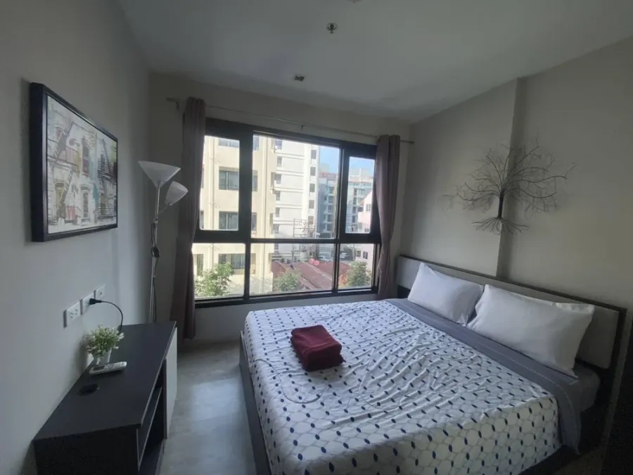 For sale: The Base Central Pattaya, spacious and comfortable room, fully furnished + electrical appliances included. Reserve now before you miss out!!