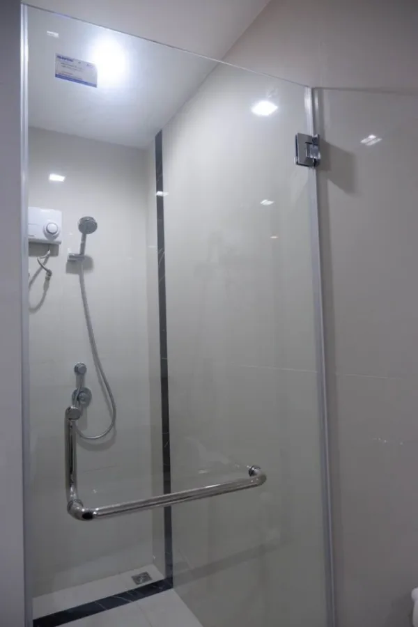 Wish Signature Midtown Siam for rent, a room with a private elevator, built in furniture, complete the whole room, book now
