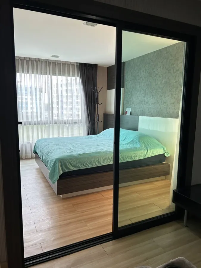 For rent Living Avenue Bangsaen, 4th floor, spacious room, fully furnished, nice to live in, reserve now, hurry!