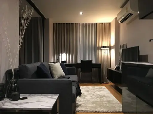 Altitude Samyan-Silom for sale or rent. The room is beautifully decorated and stylish. Divided into livable proportions, don't miss out on own images