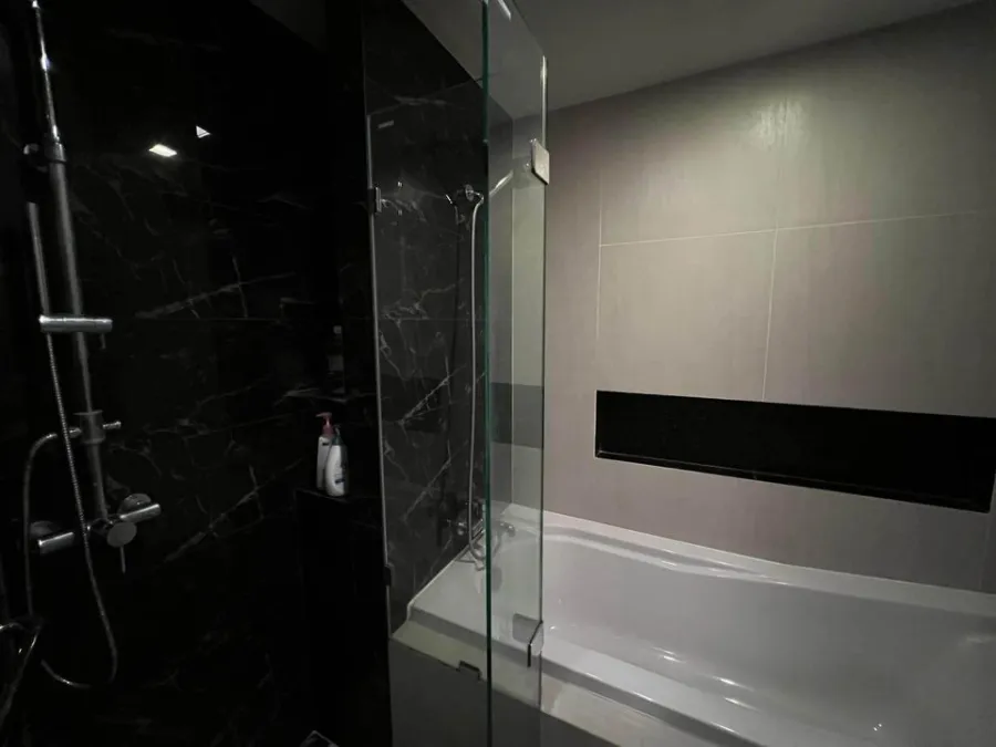 For sale or rent: Tree Condo Ekkamai (Sukhumvit 40), 1 bedroom, 1 bathroom, with bathtub, just come and move in.