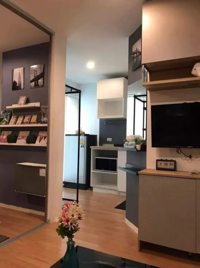 For rent, Lumpini Ville On Nut 46, this room is decorated in tone control, the price is very good, the mattress is thick and soft. I need this room