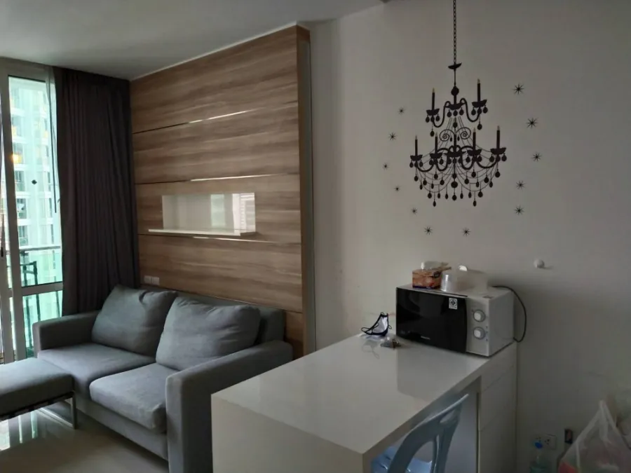 Condo for rent/sale, T.C. Green, easy to travel around, near the BTS, fully furnished, ready to move in !!