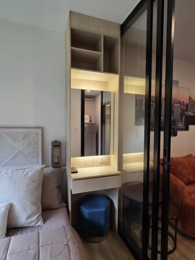 For rent: The Base Park West, beautifully decorated unit with complete amenities at an amazing price. Book yours today!