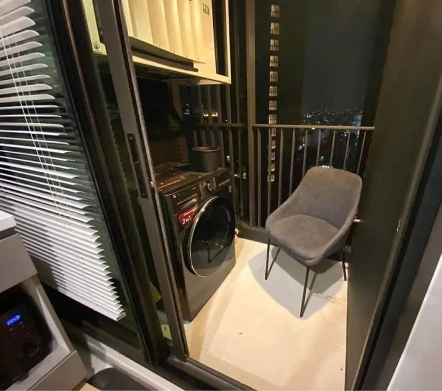 Condo for rent Life Asoke-Rama 9, nice decorated room Good electrical appliances Tell me don't miss it
