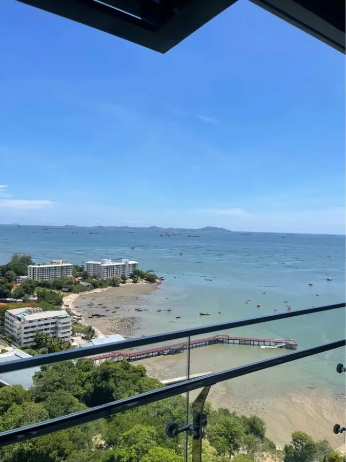 For sale or rent: The Zea Sriracha, high floor unit with great sea view and good ventilation. Fully furnished, ready to move in.