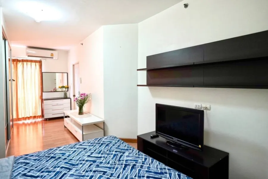 For rent, Supalai Park Srinakarin, 21st floor, comes with complete electrical appliances. Say you don't miss it.