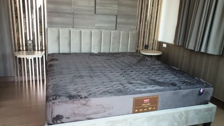 For sale luxury corner room Beautifully decorated room Premium grade furniture at Supalai Elite Payathai. Don't miss out on booking.