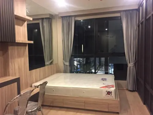 Condo for rent, Ideo Q Chula-Samyan, shady garden view No sunshine, tight furnishings, don't miss it.