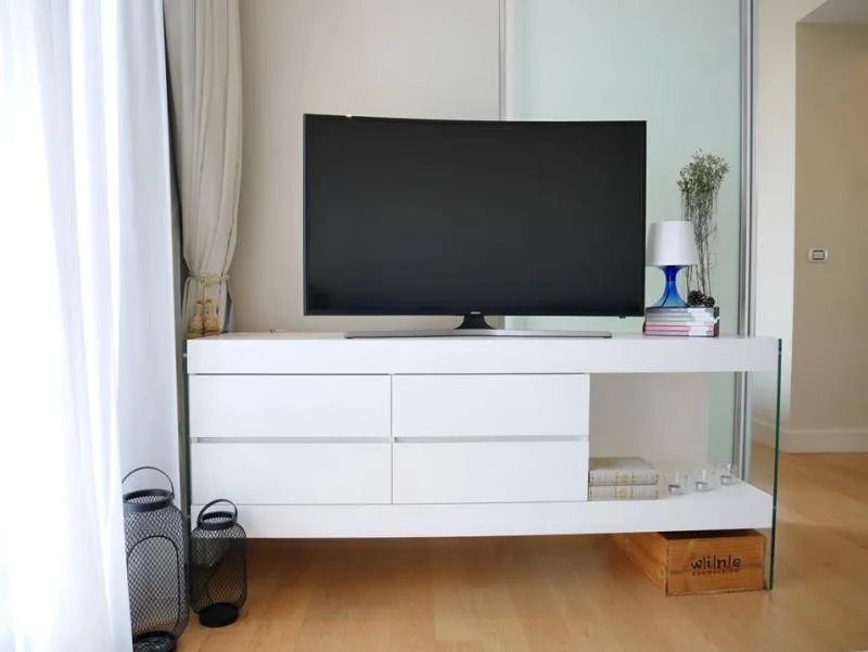 ขายคอนโดมิเนียมตกแต่งสวยงาม 1 ห้องนอน อีควิน็อกซ์ พหล-วิภา