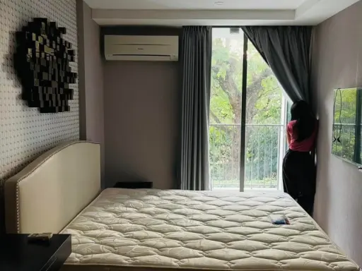 For sale: D' Memoria Phahon Yothin 8 for those who love peace and privacy. The side view is of a beautiful residential house. Reserve now!