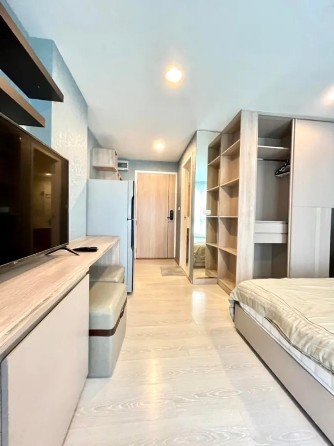 For sale the excel udomsuk, fully furnished, pool view, washing machine. Like this need reservation