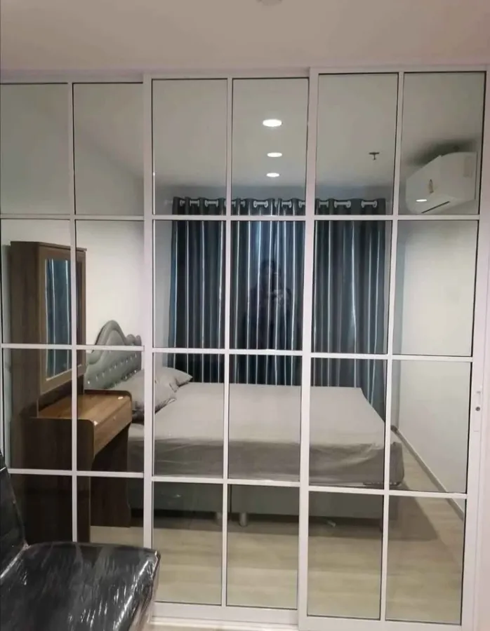 For rent: Regent Home Bangson Phase 2. Unobstructed view, built-in furniture, partitioned rooms, view of the BTS Skytrain. Book now!