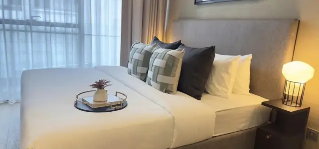 ขาย Celes Asoke ชั้น 10 ห้องกว้างมาก ตกแต่งเรียบหรู ดูดีสุดๆ เฟอร์นิเจอร์อย่างดีทุกชิ้น จองด่วนๆ images