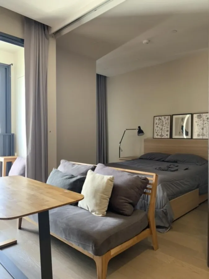 For rent!! Ashton Asoke Condo, 28th floor, beautiful room, fully furnished. Ready to move in, hurry and reserve now!!
