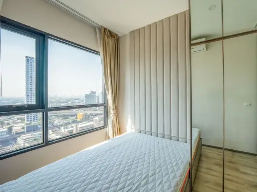 For rent: Knightsbridge Prime On-nut, room on the 30th floor, very high, with a great city view. Corner room, very quiet. You must book this.