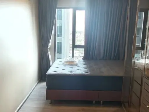 Condo for rent, Regent Wutthakat, fully furnished and ready to move in. Complete with furniture and appliances. Book now before you miss this opportun